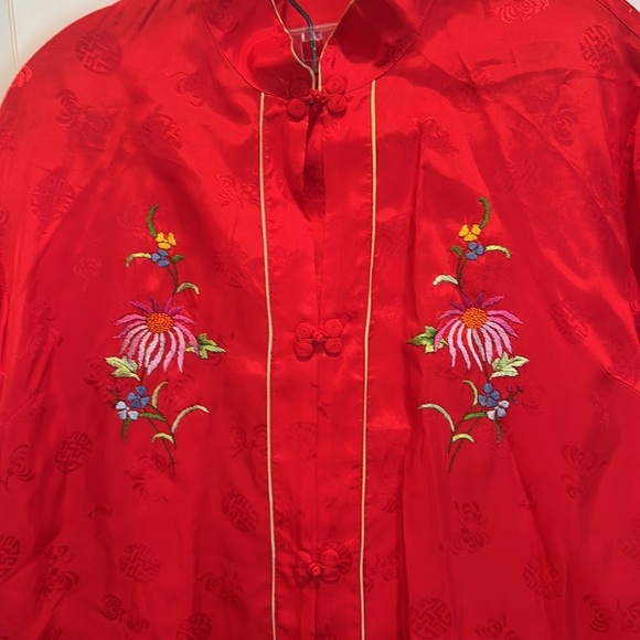 Vintage Chinese red pajamas with embroidery. - Picture 2 of 14